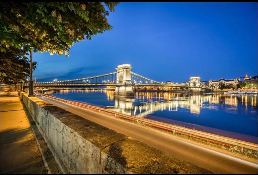 ブダペストPaskal Themal Apartman, Free Parking Inside The Buildingアパートメント エクステリア 写真